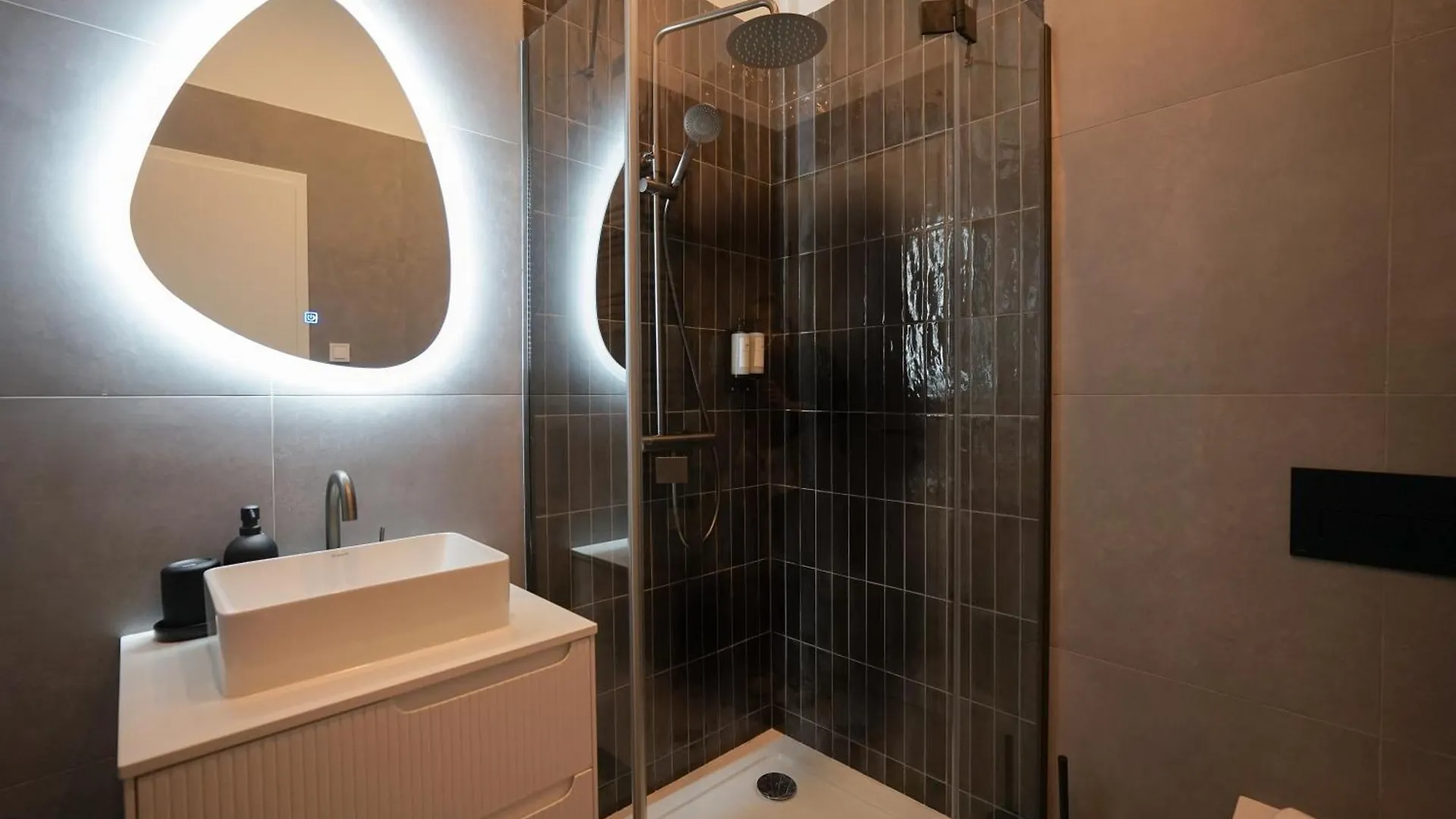 S7 - Sip Downtown Hideaway - Best Location By Bqa Budapest Apartment